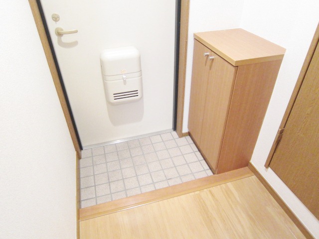 玄関　別室参考写真です。