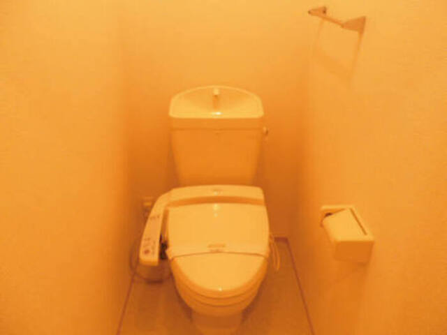 トイレ　ディアフォルム幸町１０６　温水洗浄便座