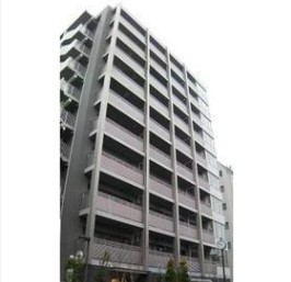 建物外観　鉄筋コンクリート造のがっちりとした建物。