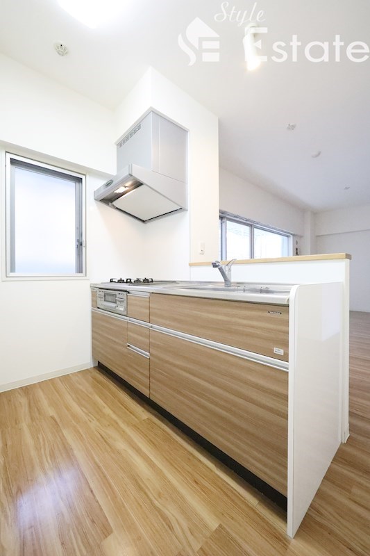 キッチン　システムキッチン(3口ガスコンロ・グリル付き)