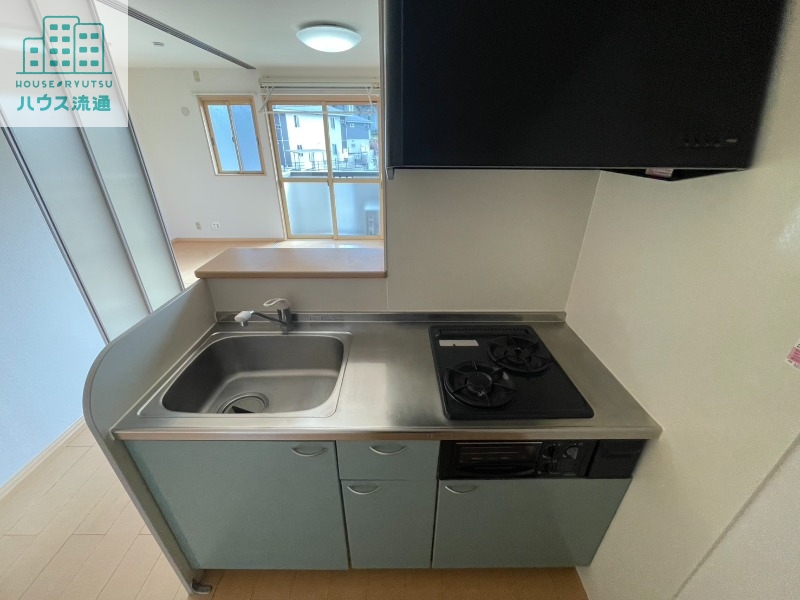 キッチン　※写真は別号室です
