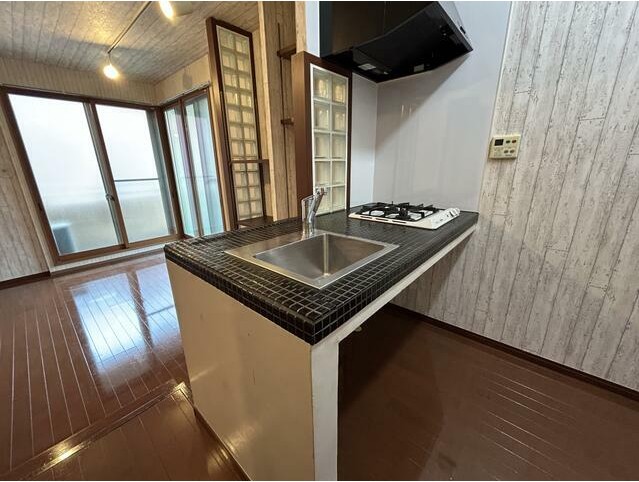 キッチン　広々使える快適な調理スペースです♪