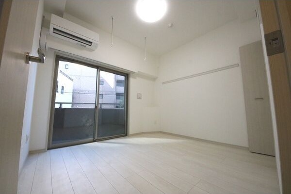 居室・リビング　初期費用分割可★ご希望の場所まで無料送迎サービス付♪