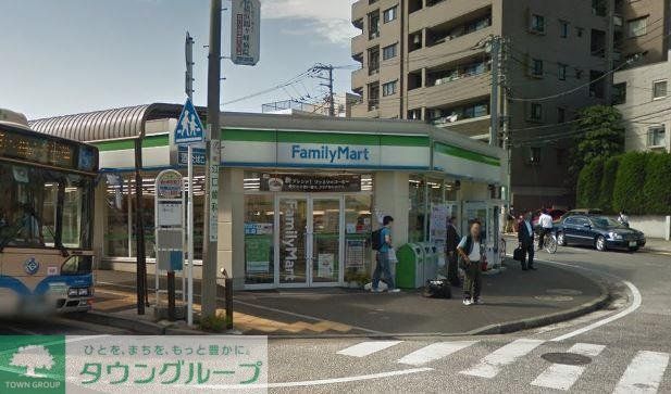 コンビニ　ファミリーマート鶴ヶ峰（コンビニ）まで554m