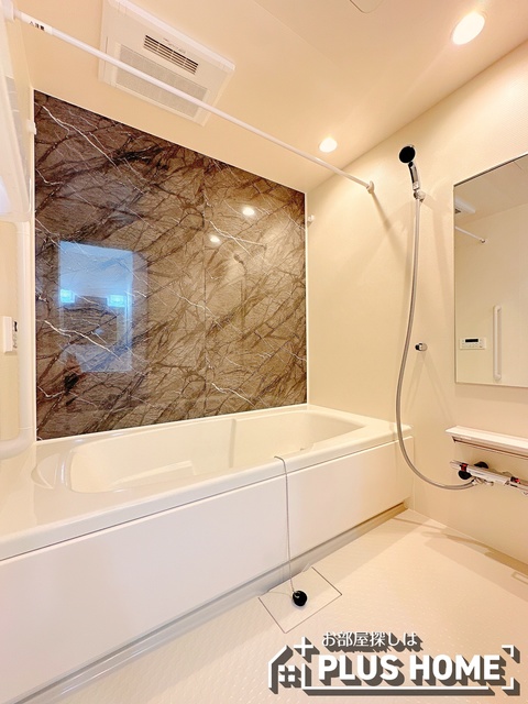 バス・シャワールーム　類似写真