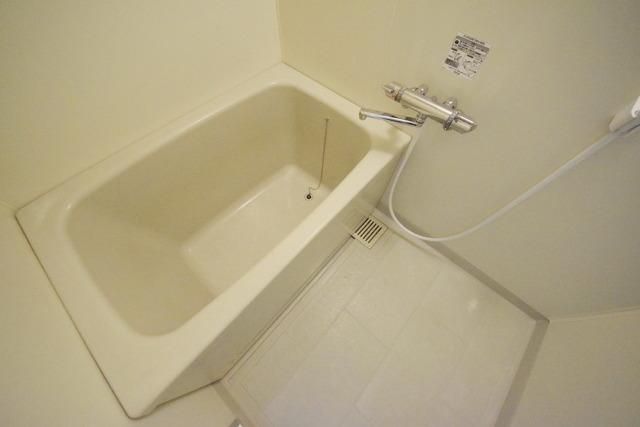 バス・シャワールーム　※別部屋参考写真です