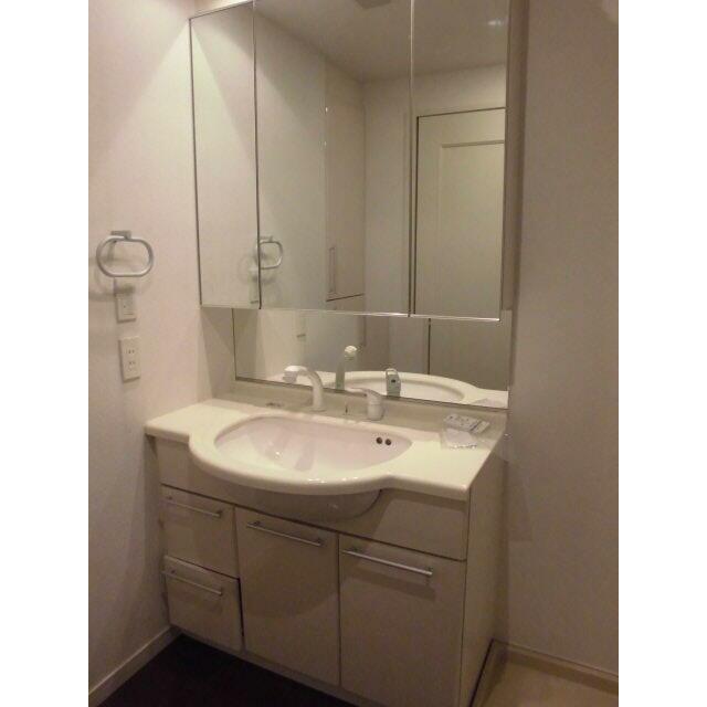 洗面設備　身支度に便利な洗面台♪