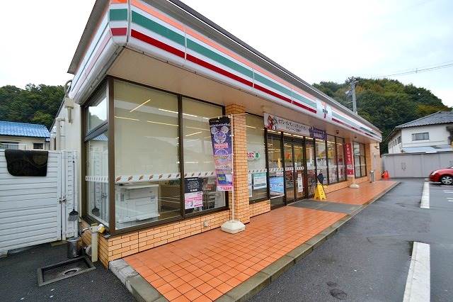 コンビニ　セブンイレブン広島安東店（コンビニ）まで181m