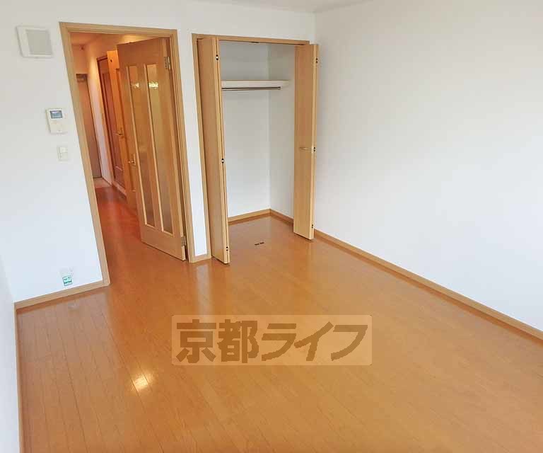 居室・リビング　使いやすいフローリングのお部屋です