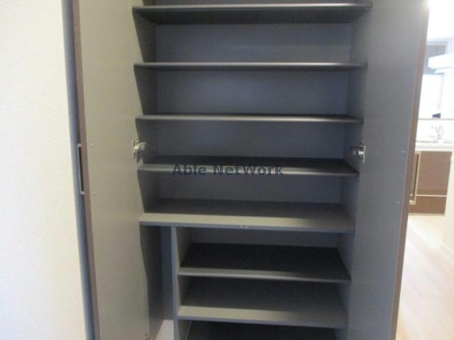 玄関　シューズボックス