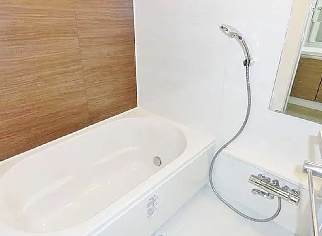 バス・シャワールーム　落ち着いた空間のお風呂です