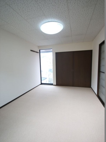 居室・リビング　2面採光の明るいお部屋です♪