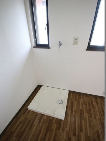 洗面設備　室内洗濯機置場完備です♪