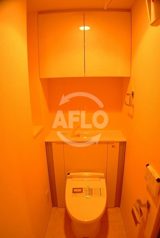 トイレ　ウォシュレット付き