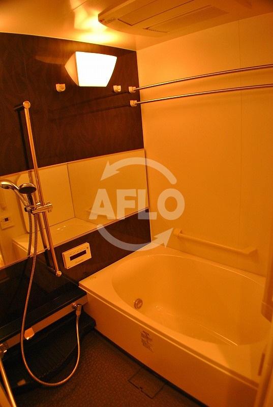 バス・シャワールーム　綺麗な浴室