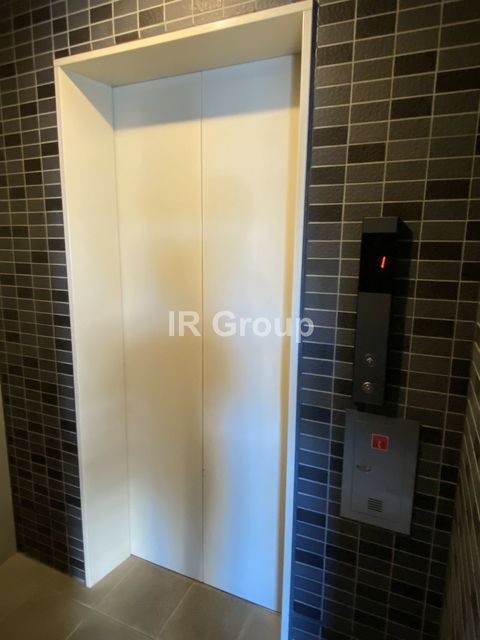 エントランス　エレベーター