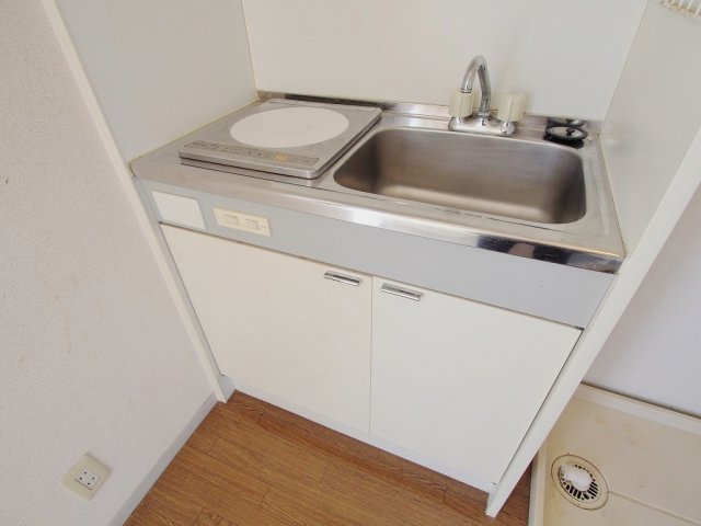 キッチン　写真は角部屋の写真です