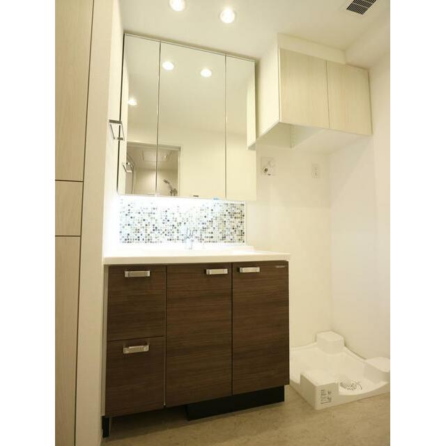 洗面設備　※同仕様写真含む