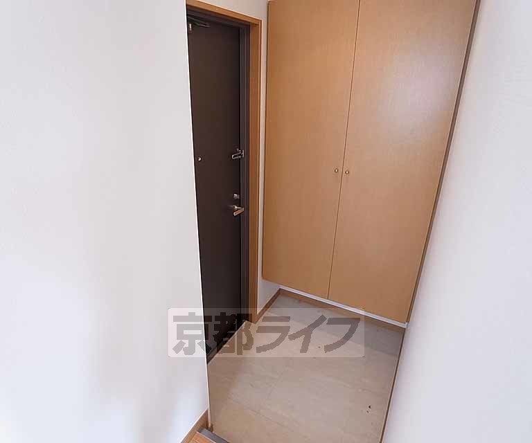 玄関　大きなシューズボックス付き。