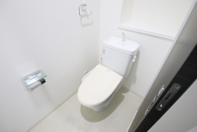 トイレ　※別室の参考写真の為、現況優先です。