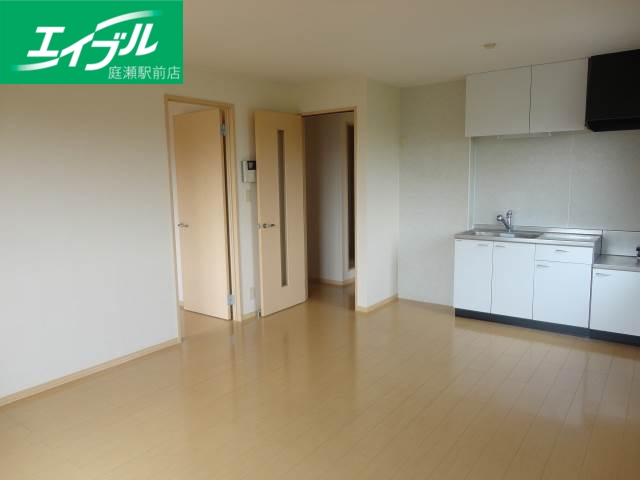 居室・リビング　広々としたリビング