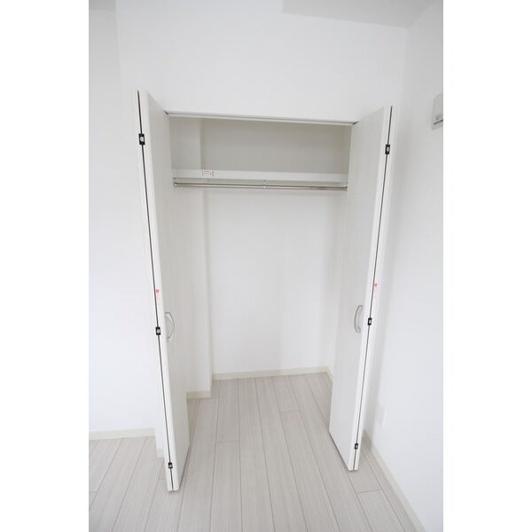 収納　衣類の収納に便利なクローゼットです♪
