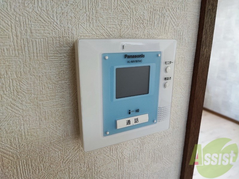 セキュリティ　ＴＶモニター付インターホンです。来客者の顔が見えるので安心！