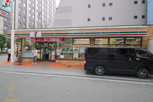 コンビニ　セブンイレブン 大阪道修町1丁目店（コンビニ）まで334m