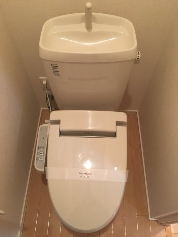 トイレ　温水洗浄便座付