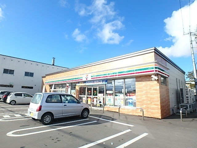 コンビニ　セブンイレブン旭川秋月2条店（コンビニ）まで202m