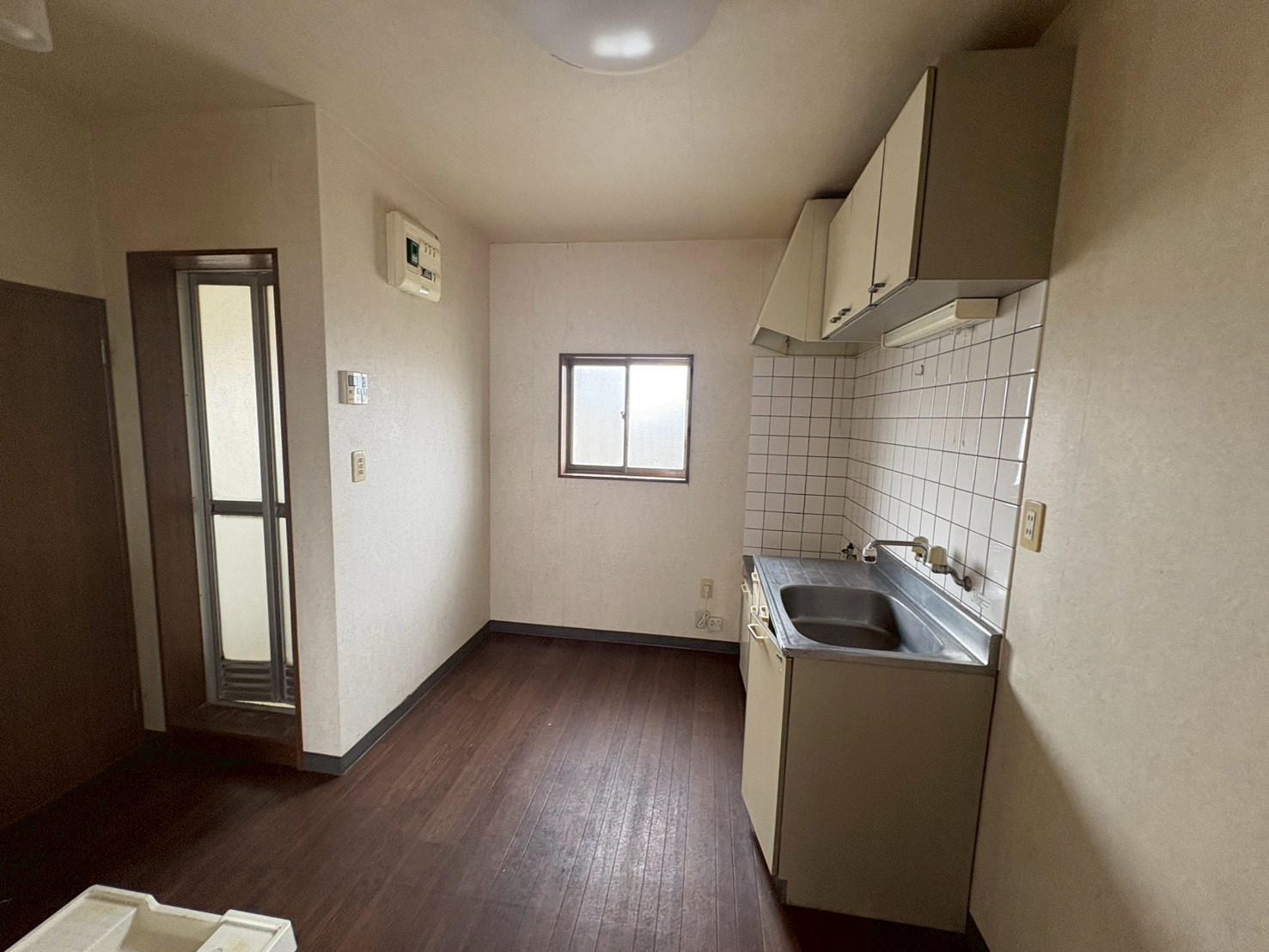 キッチン　天付LED設置☆