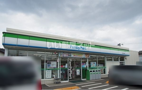 コンビニ　ファミリーマート 松江下東川津店（コンビニ）まで757m