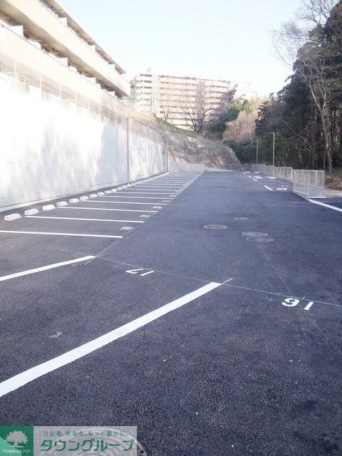 駐車場　敷地内駐車場完備