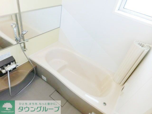 バス・シャワールーム　ゆったりとしたバスルーム