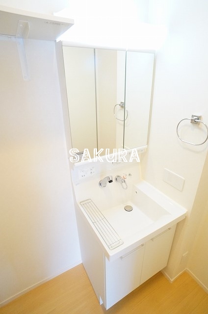 洗面設備　身支度に欠かせない独立洗面台♪