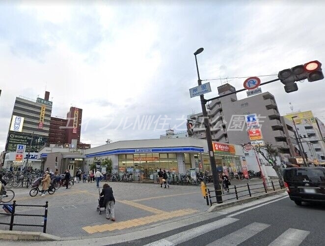 コンビニ　ローソン岸里駅前店（コンビニ）まで402m