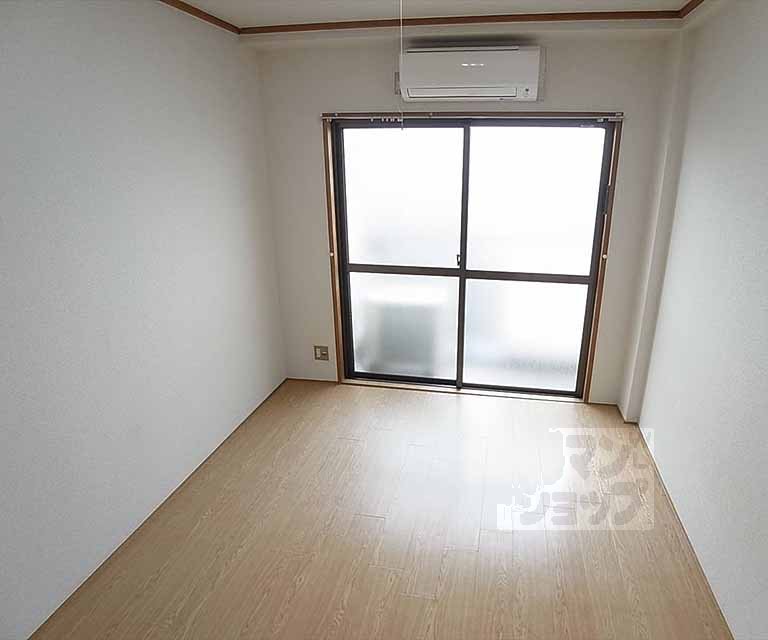 居室・リビング　バルコニーは東向きです。