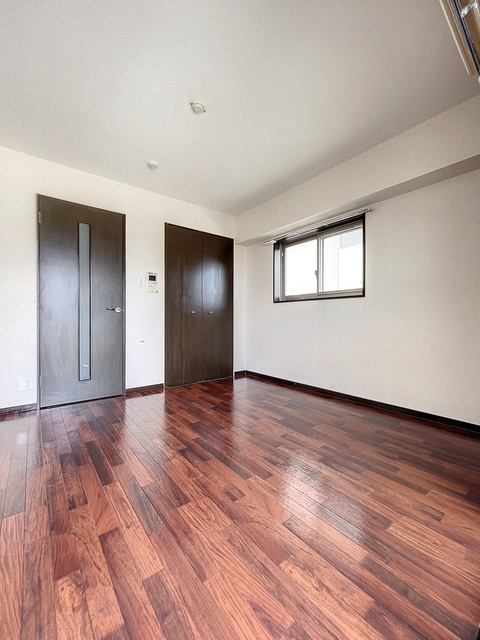 居室・リビング　別室参考写真です。