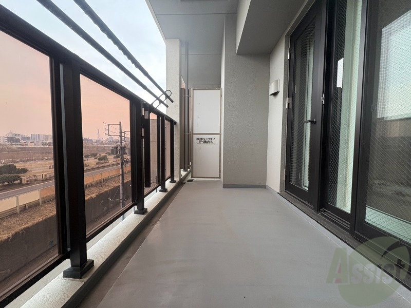 バルコニー　バルコニーです。洗濯物を干したり一息ついたりできますね！