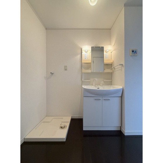 洗面設備　同棟別部屋写真