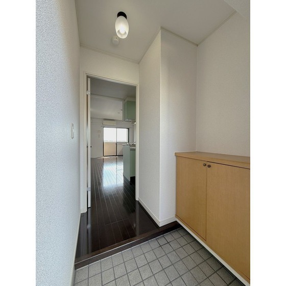 玄関　同棟別部屋写真