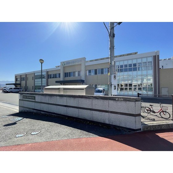 小学校　菊陽町立菊陽中部小学校（小学校）まで1033m