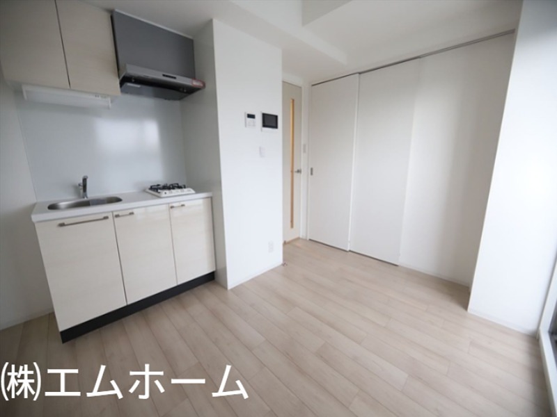 居室・リビング　DK6.8帖　洋室2.2帖　ウォークインクローゼット