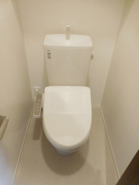 トイレ　温水洗浄暖房便座