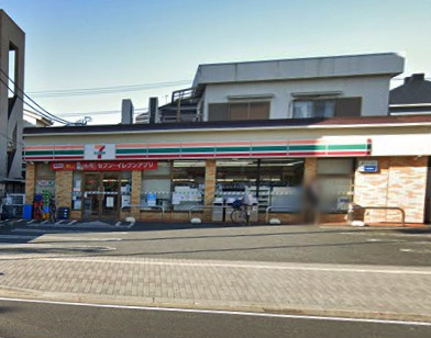 コンビニ　セブンイレブン（コンビニ）まで352m