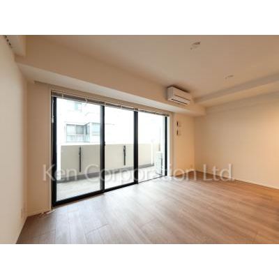 居室・リビング　同タイプ4階のお部屋を撮影。仕様が異なることがあります。