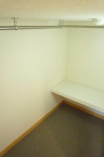 収納　造り付ベッドの下は大容量の収納スペース