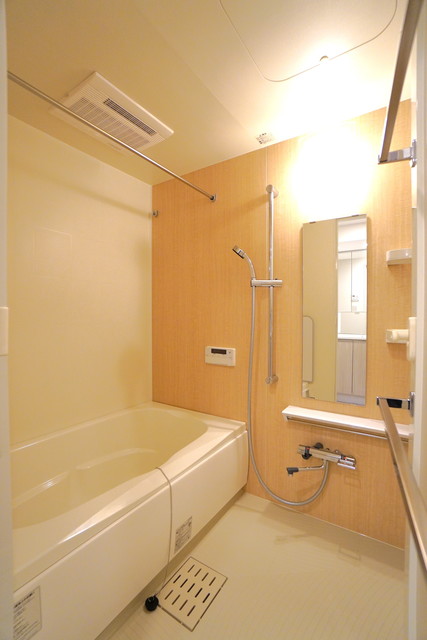 バス・シャワールーム　※写真は同タイプ住戸です。