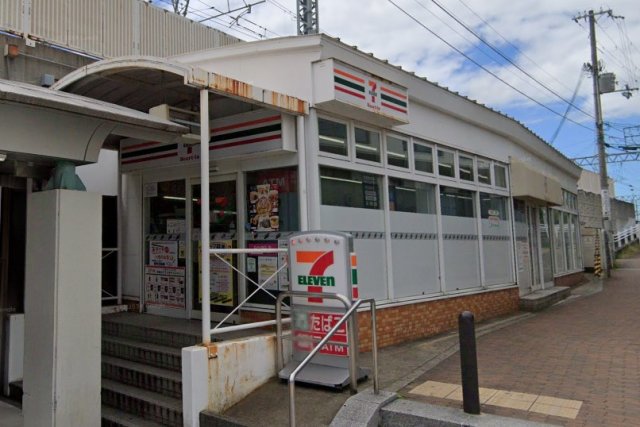 コンビニ　セブン－イレブン　ハートインＪＲ甲南山手駅前店（コンビニ）まで359m