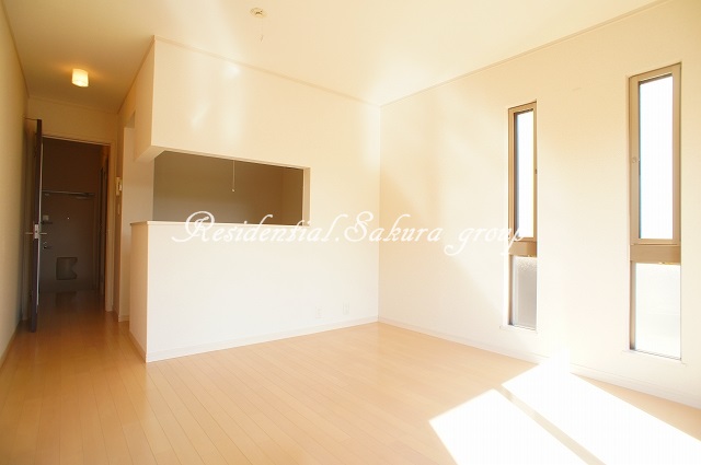 居室・リビング　使いやすい形の為、レイアウトを楽しめます♪